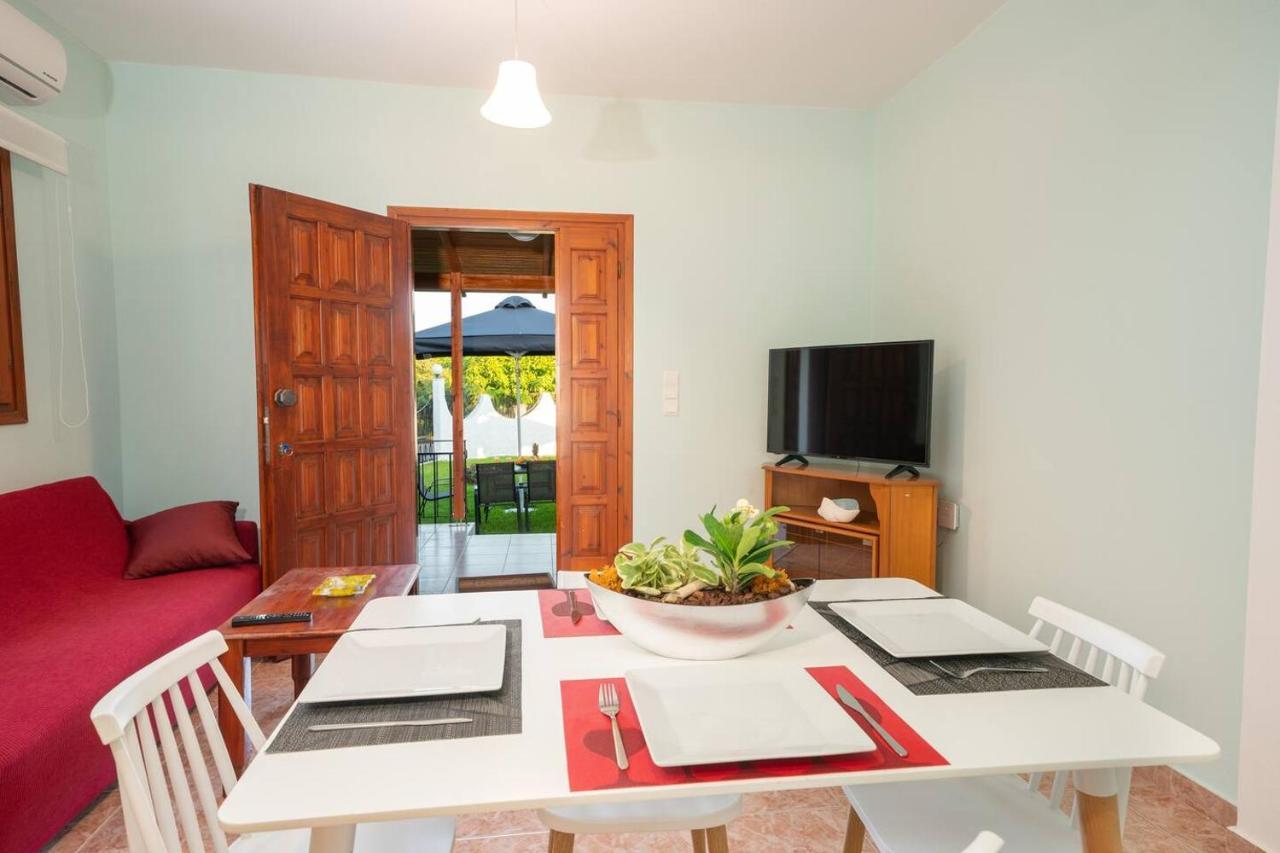 סבורונטה Afroditi Holiday Home - Blue Apartment מראה חיצוני תמונה